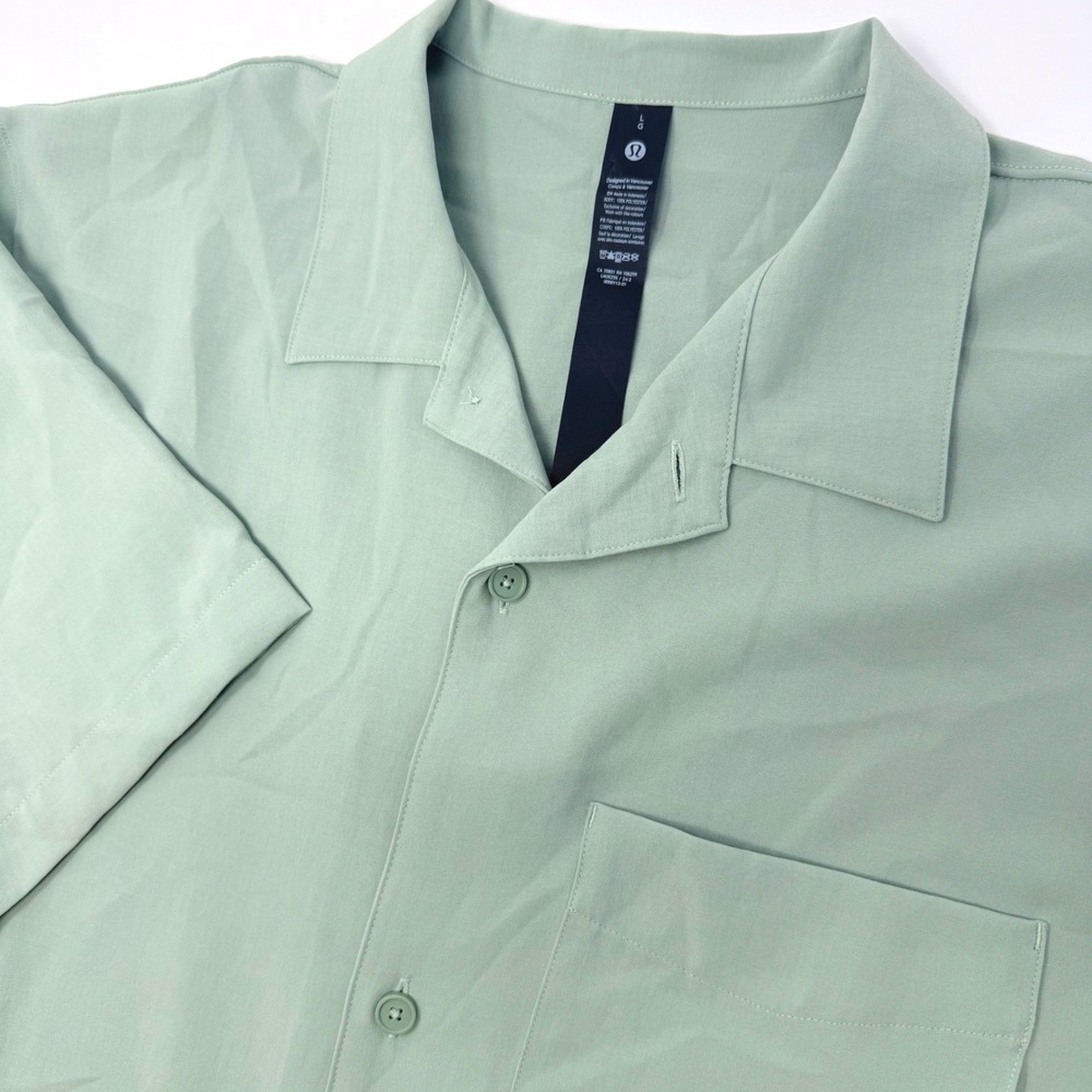 Lululemon Lab Mens Large Sage Green Short Sleeve Camp Collar Button Up Shirt